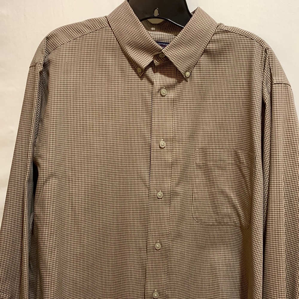 ROUNDTREE & YORKE TRAVEL SMART TAN/BROWN CHECKED SHIRT: BUTTON DOWN SZ L COT/POL